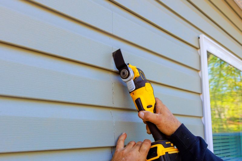 Skilled Vinyl Siding Repair Technician